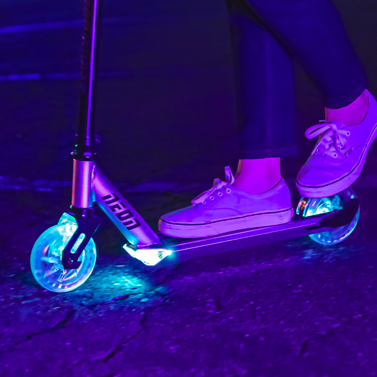 yvolution neon scooter
