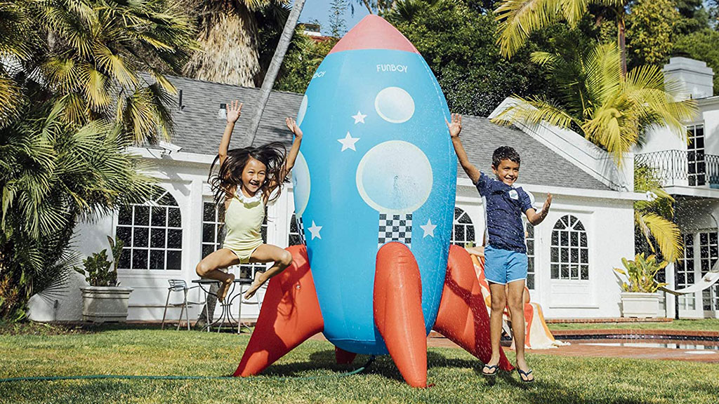 INFLATABLE BACKYARD ROCKETSHIP SPRINKLER | The Toy Insider
