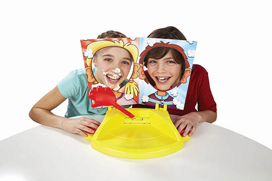 Hasbro pie store face showdown game