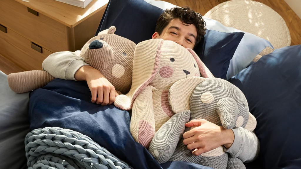 Bearaby Launches New Weighted Pillow Line