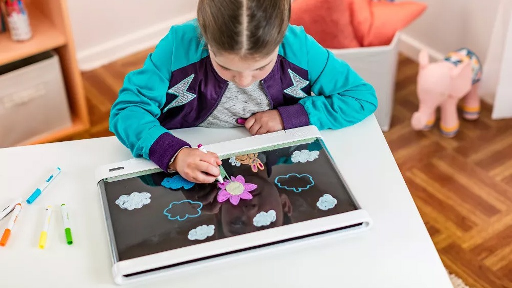 Create Vibrant Drawings and Displays with Crayola's Ultimate Light Board -  The Toy Insider
