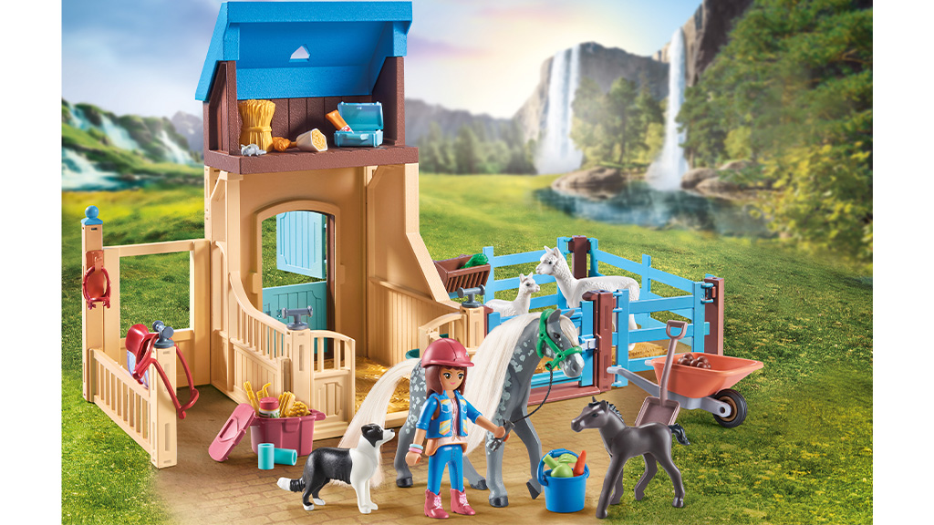 HORSES OF WATERFALL: HORSE STALL WITH AMELIA AND WHISPER | The Toy Insider