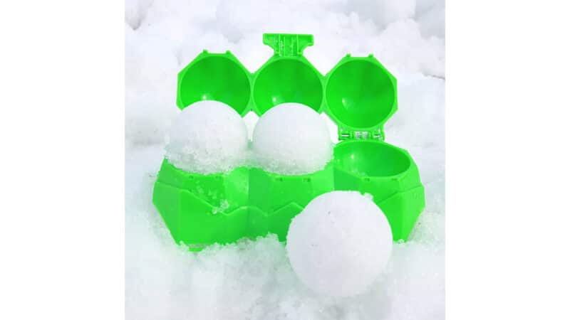 3 SNOWBALL MAKER | The Toy Insider