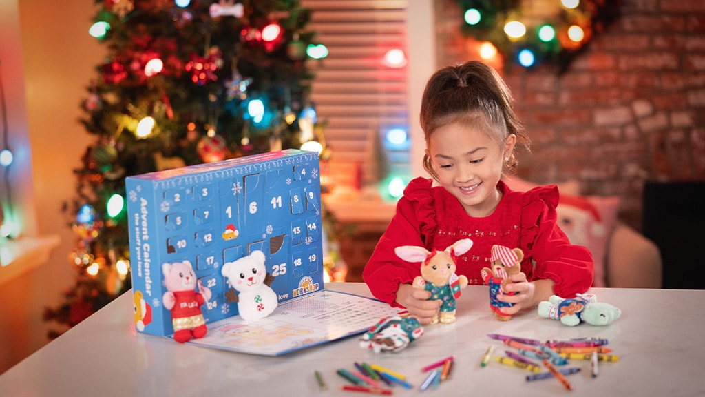 Build-A-Bear’s Holiday Collection Is Unbearably Cute