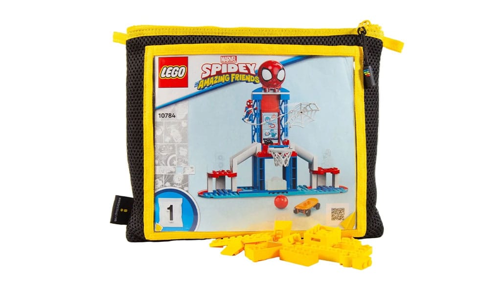 Transparent front pouch of Brick Bagz