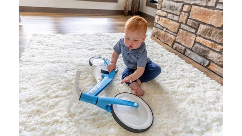 Disney Minnie Mouse Roadster Review | Best Ride-Ons | The Toy Insider
